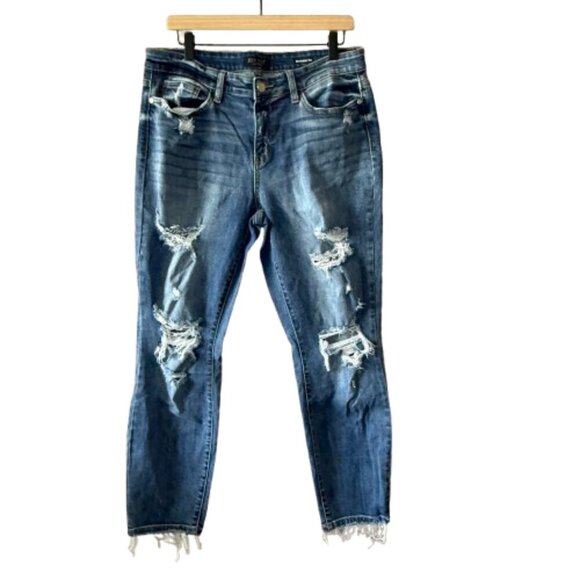 Women's 11/30 Judy Blue High Rise Boyfriend Fit Jeans Distressed Raw Hem - Picture 1 of 7